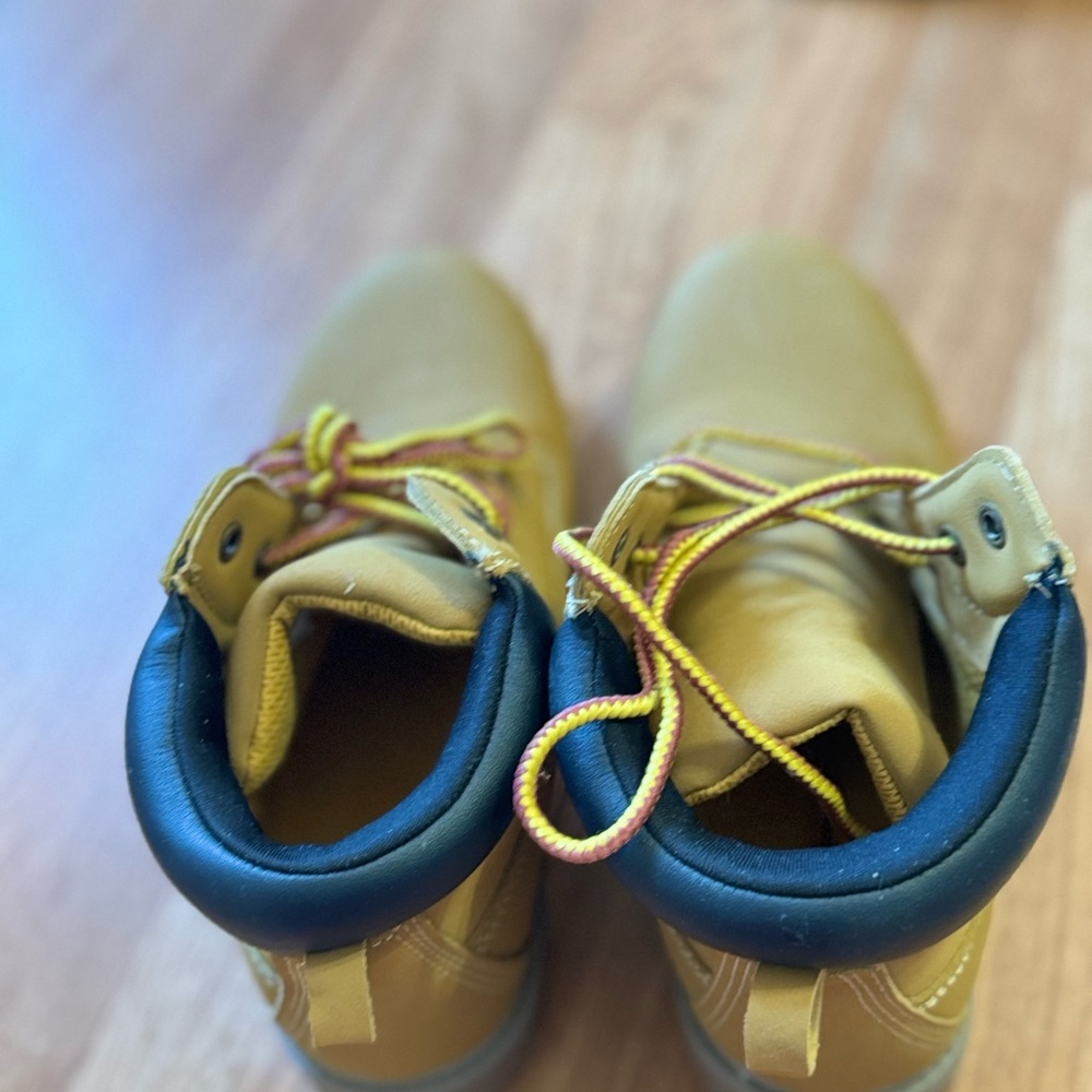 Shoes - Picture 2 of 3